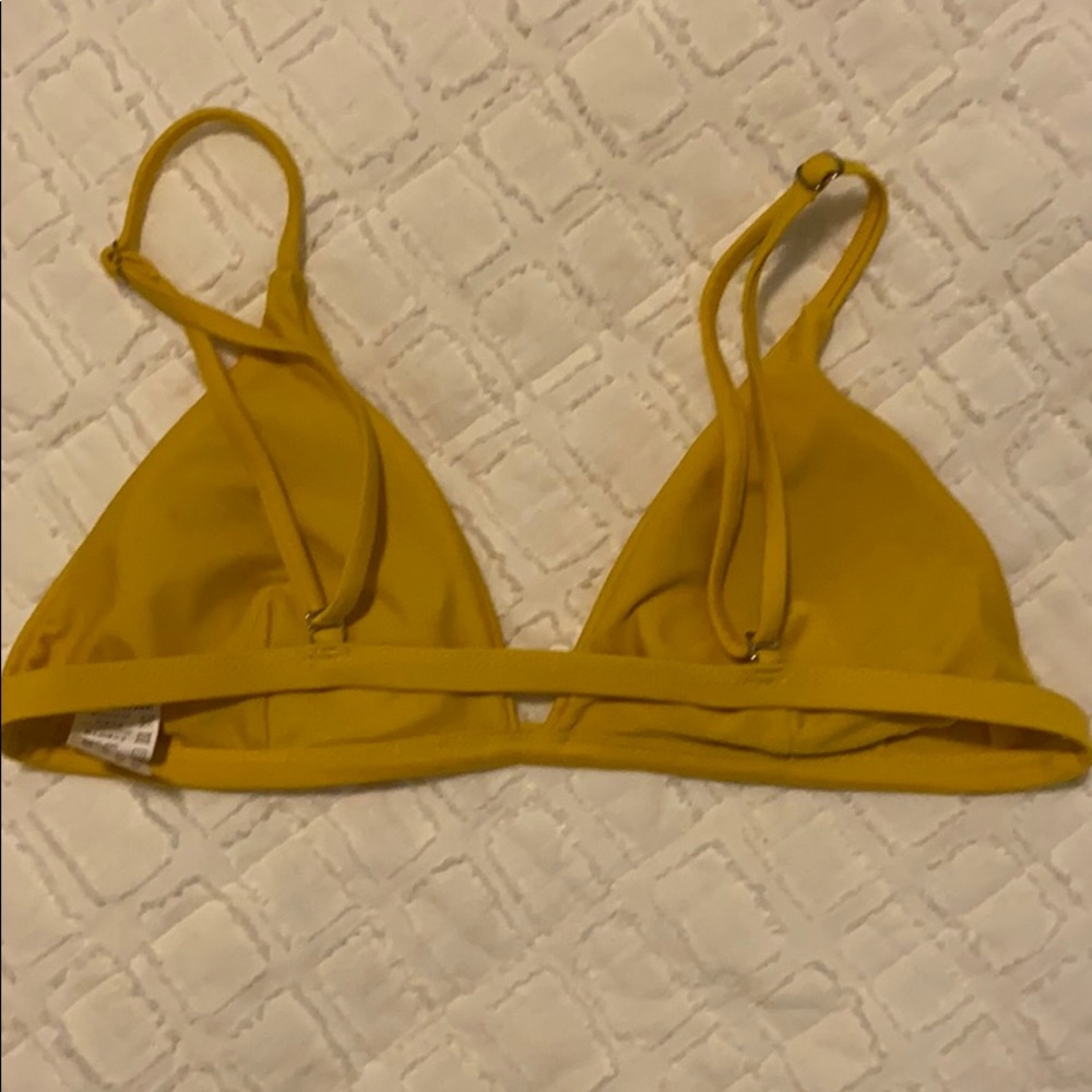 Yellow bikini - Picture 3 of 3